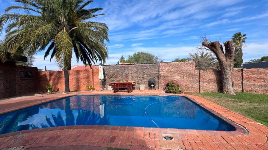 5 Bedroom Property for Sale in Royldene Northern Cape